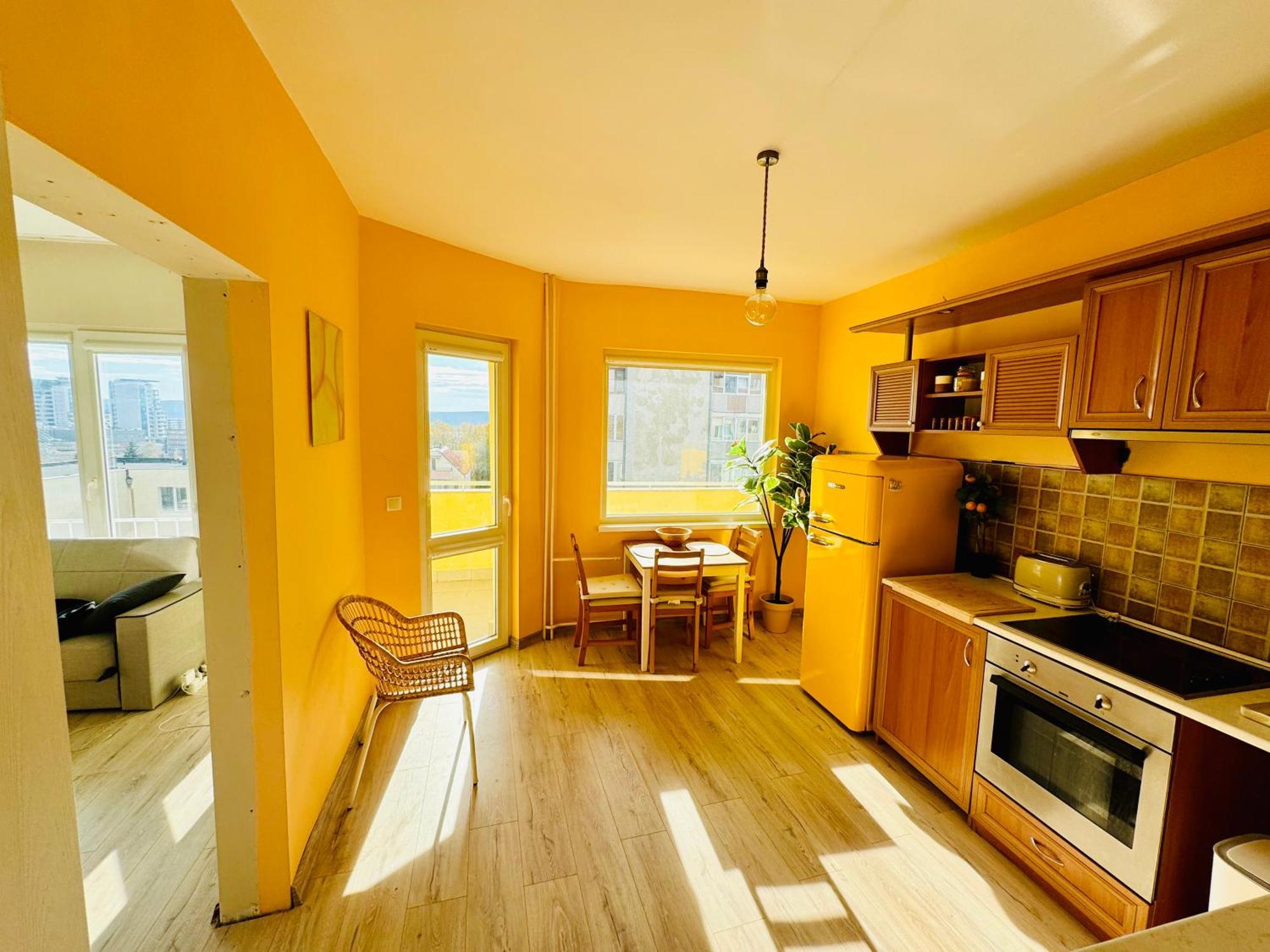 Sunrise Smart Apartment